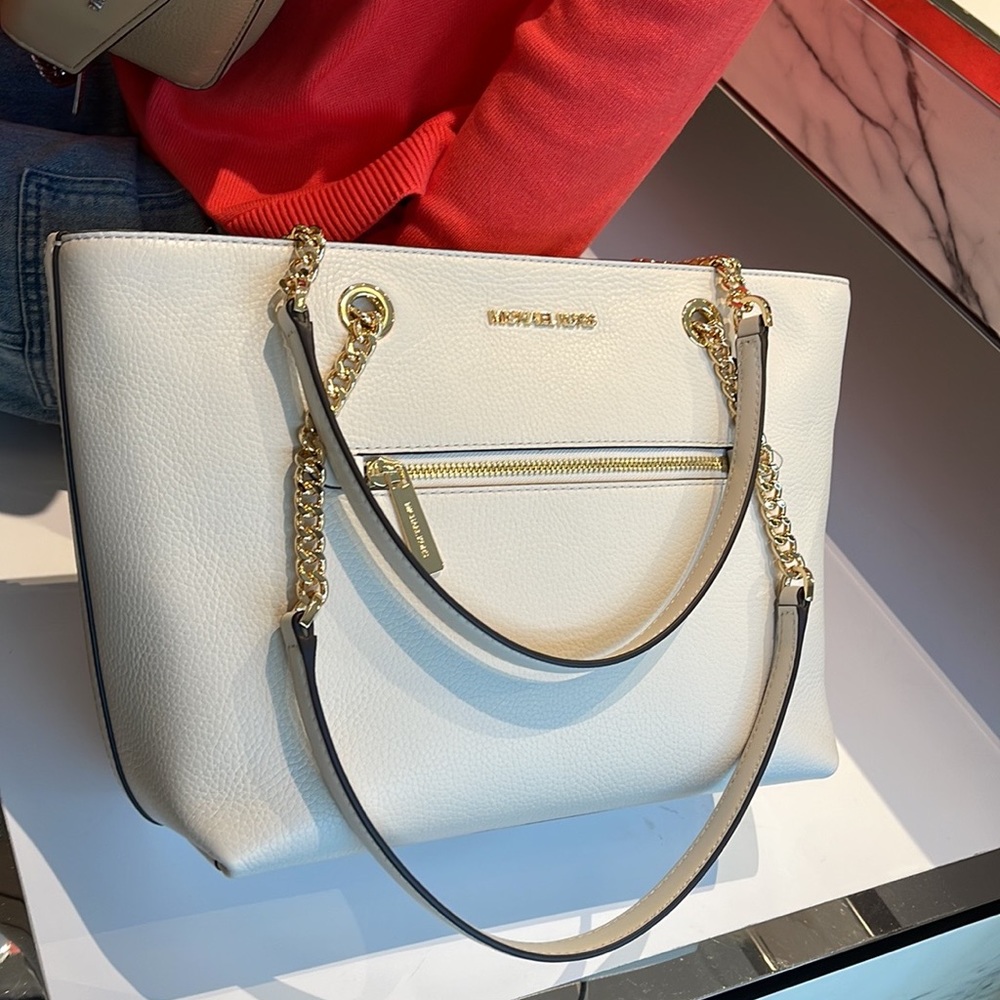 MICHAEL KORS
Jet Set Medium Front Zip Pebbled Leather Chain Tote Bag
Light Cream